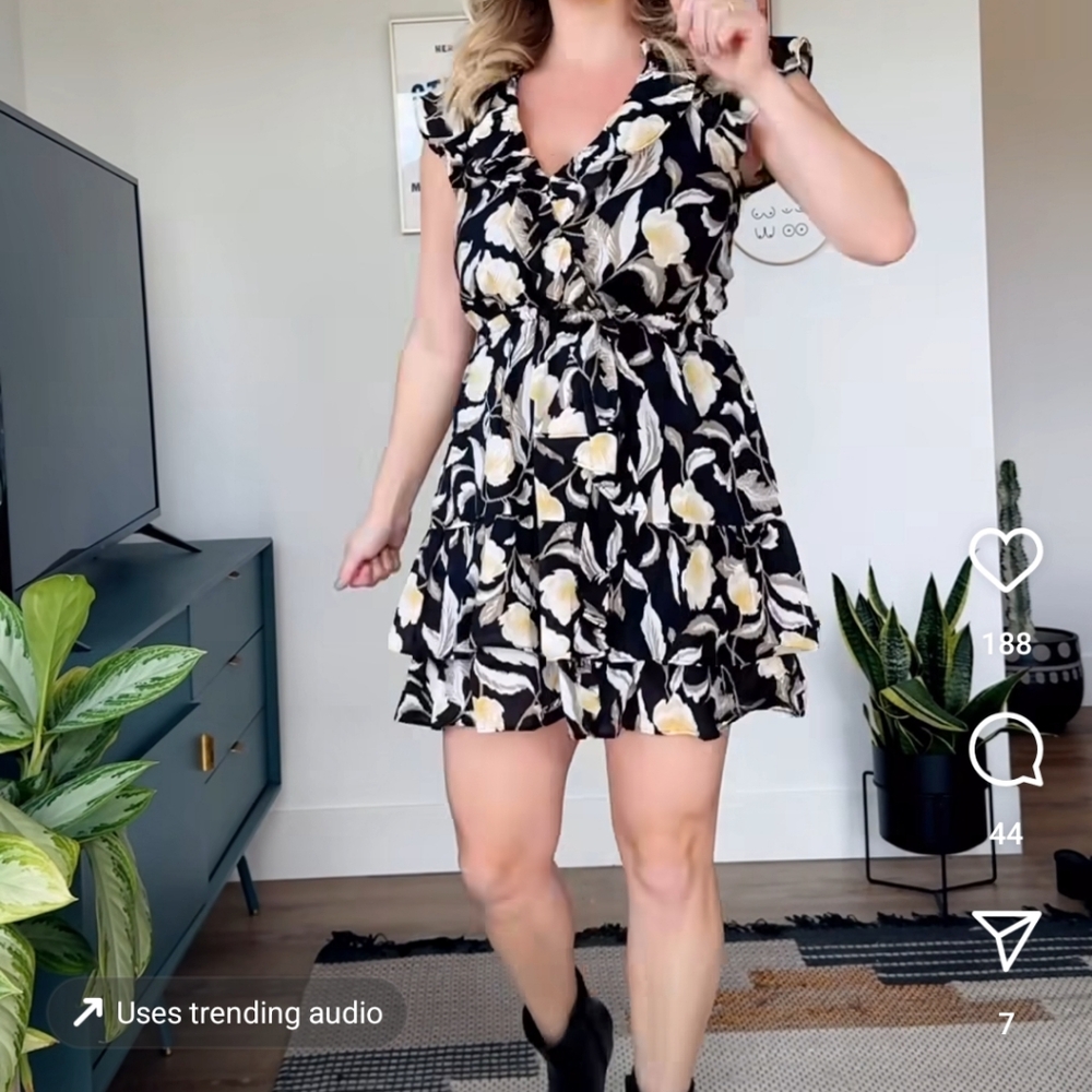 Universal Thread Black And Cream Ruffled Mini Dre… - image 2